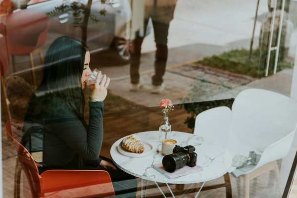 Comment choisir des tenues en soie irrésistibles pour sublimer vos soirées estivales?